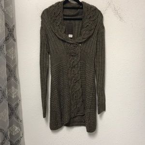 2 Beautiful knit sweaters Black and Tan